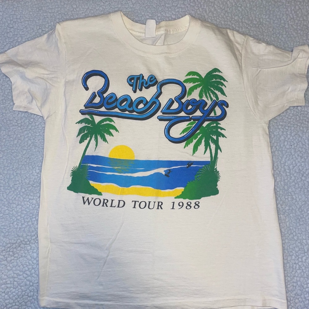 The Beach Boys Vintage World Tour 1988 Graphic Tee – Size Youth Large